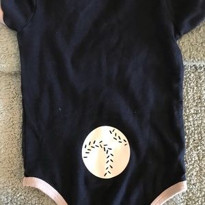 New York Yankees onesie (24 months/2T)